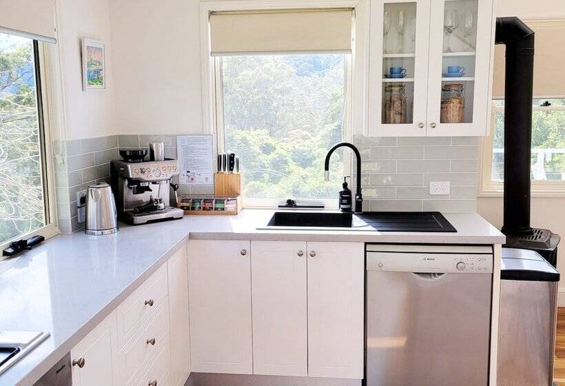 The Drawing Rooms Of Berry