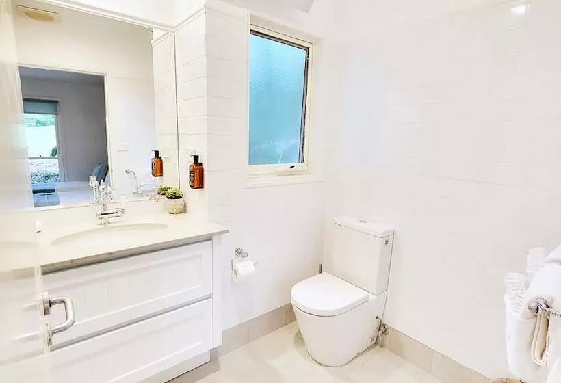 The Drawing Rooms Of Berry