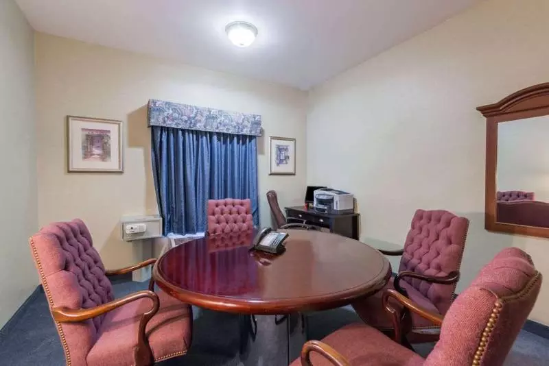 ホテル Manchester Inn & Suites