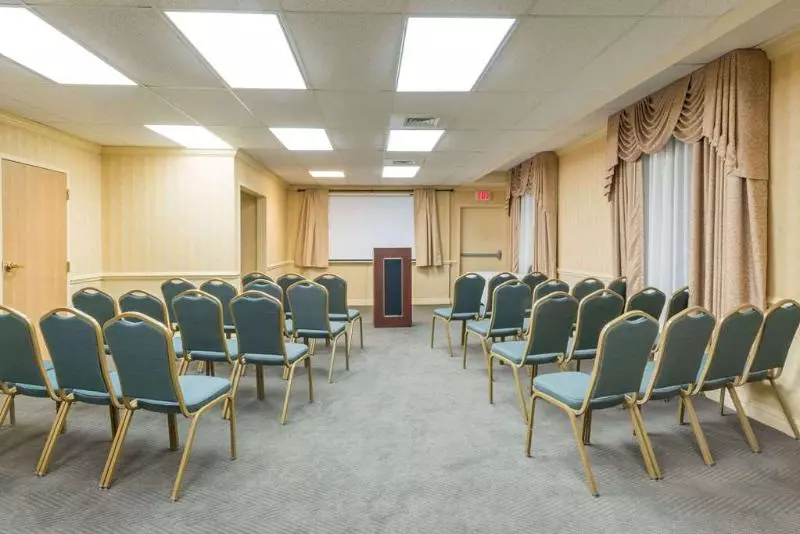 ホテル Manchester Inn & Suites