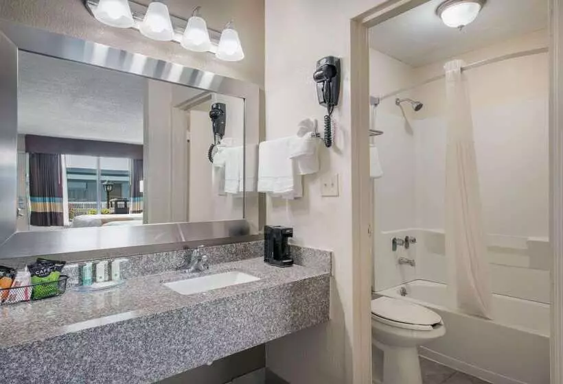 هتل Quality Inn Concord Kannapolis