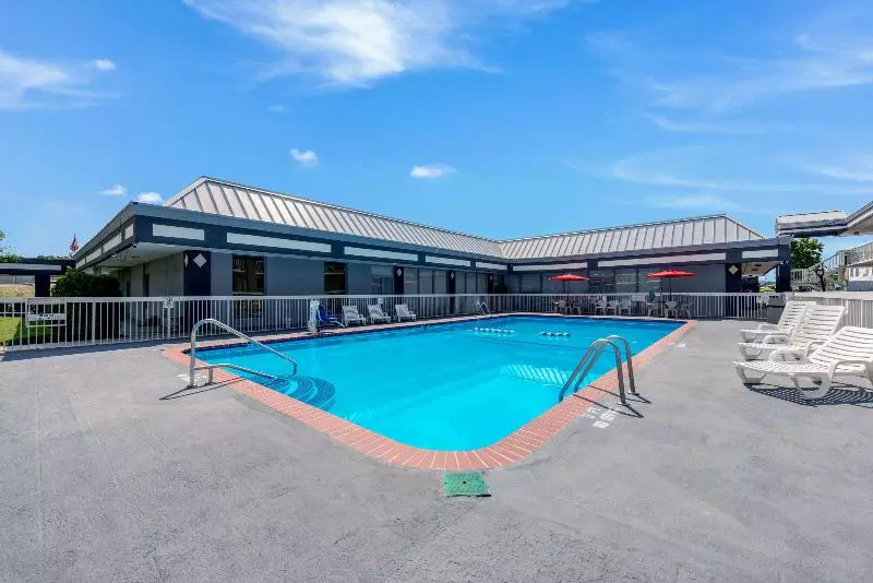 هتل Quality Inn Concord Kannapolis