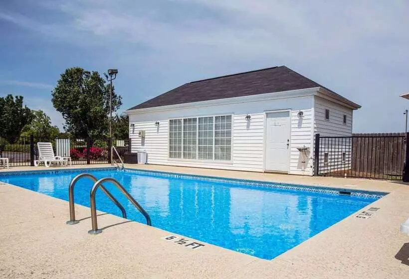 Отель Quality Inn Waynesboro