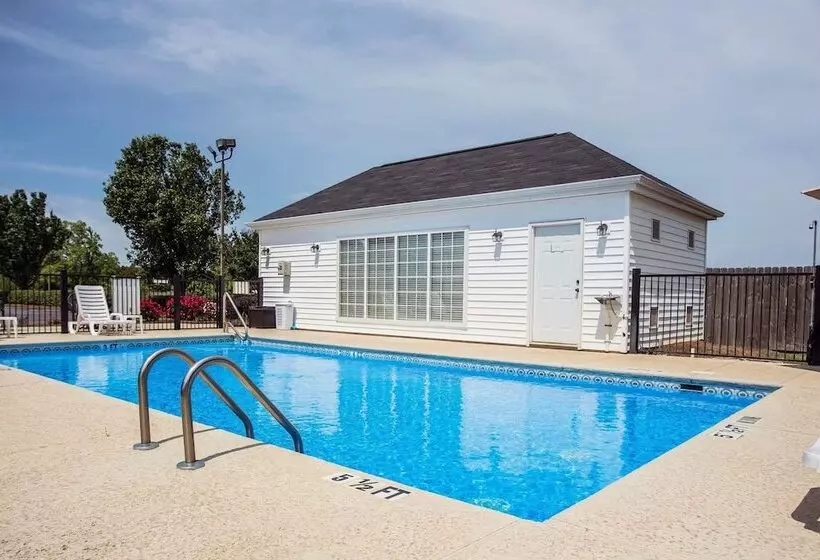 Отель Quality Inn Waynesboro