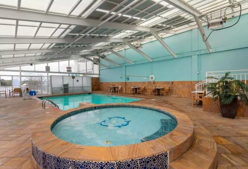 هتل Sandcastle Resort