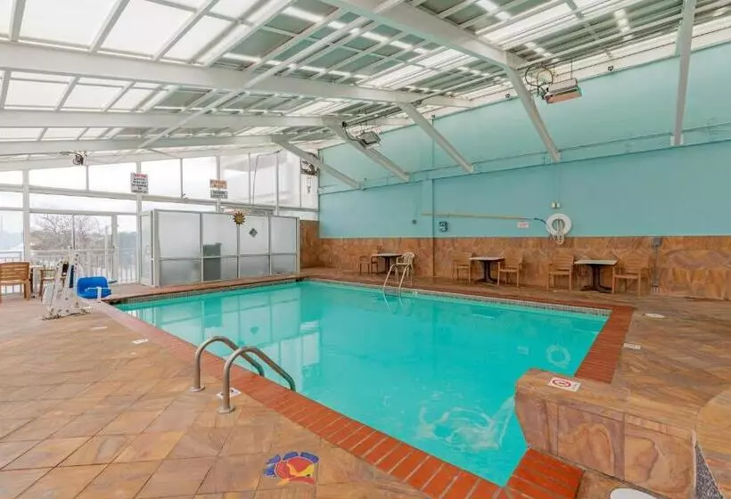 هتل Sandcastle Resort