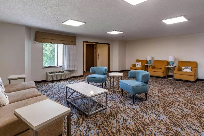 هتل Sleep Inn Fayetteville I95