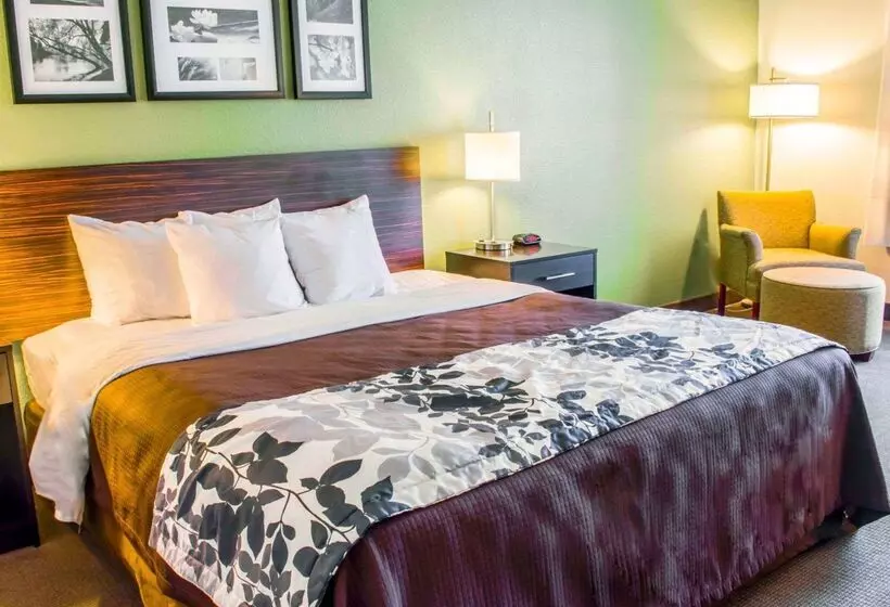 Отель Sleep Inn & Suites Virginia Horse Center