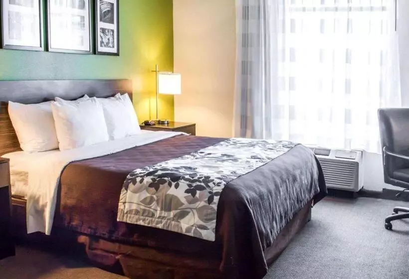 Отель Sleep Inn & Suites Virginia Horse Center