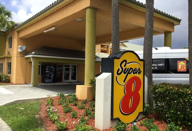 Super 8 Motel By Wyndham Near Fort Lauderdale Arpt