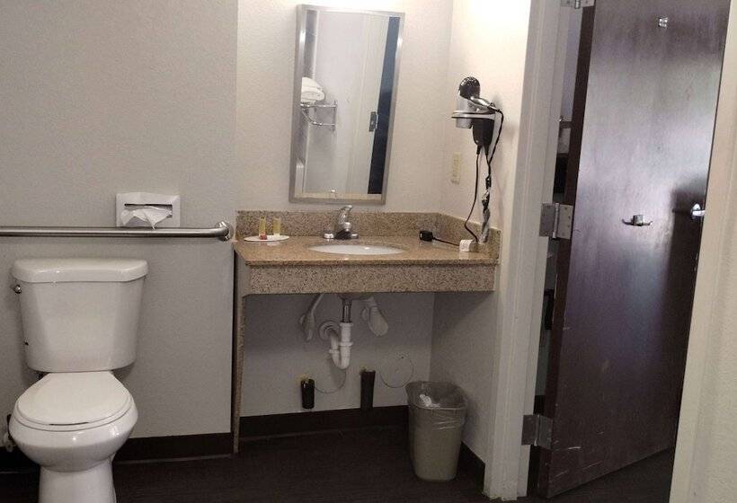 Super 8 Motel By Wyndham Near Fort Lauderdale Arpt