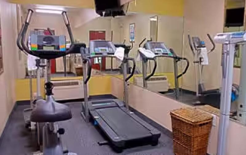 فندق Super 8 By Wyndham Irving/dfw Apt/north