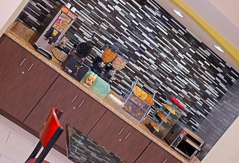 فندق Super 8 By Wyndham Irving/dfw Apt/north