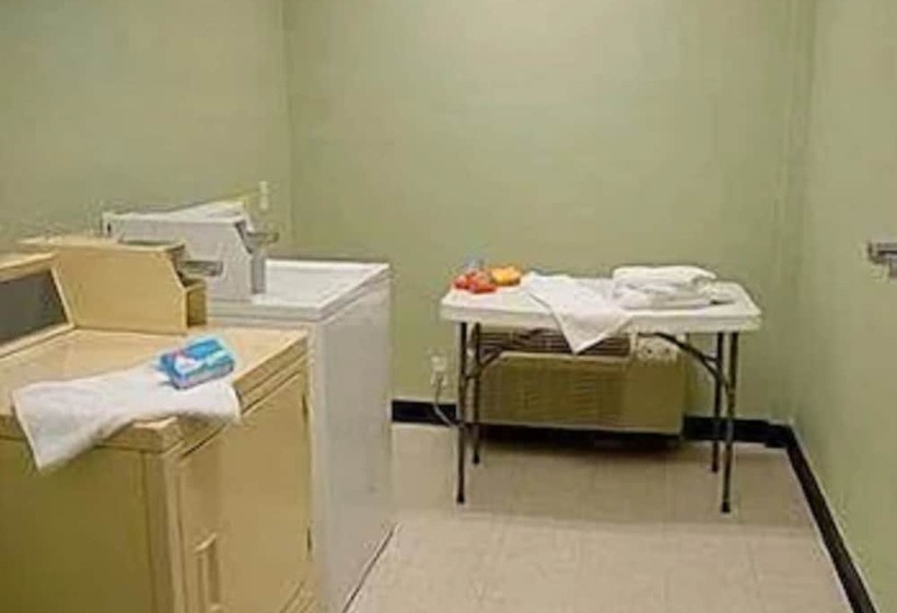 فندق Super 8 By Wyndham Irving/dfw Apt/north