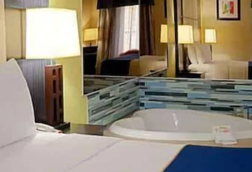 فندق Super 8 By Wyndham Irving/dfw Apt/north