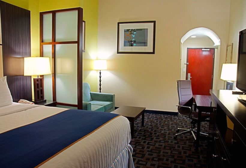 فندق Super 8 By Wyndham Irving/dfw Apt/north