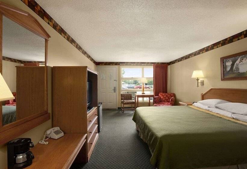 فندق Super 8 By Wyndham Lake George/downtown