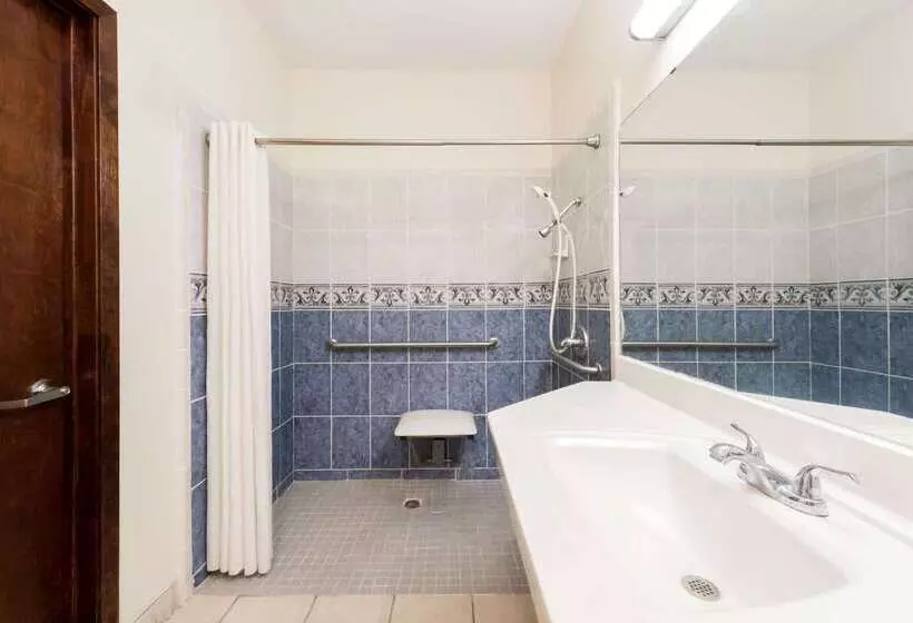 Otel Super 8 By Wyndham Weslaco