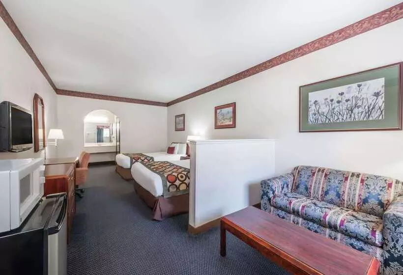 Otel Super 8 By Wyndham Weslaco