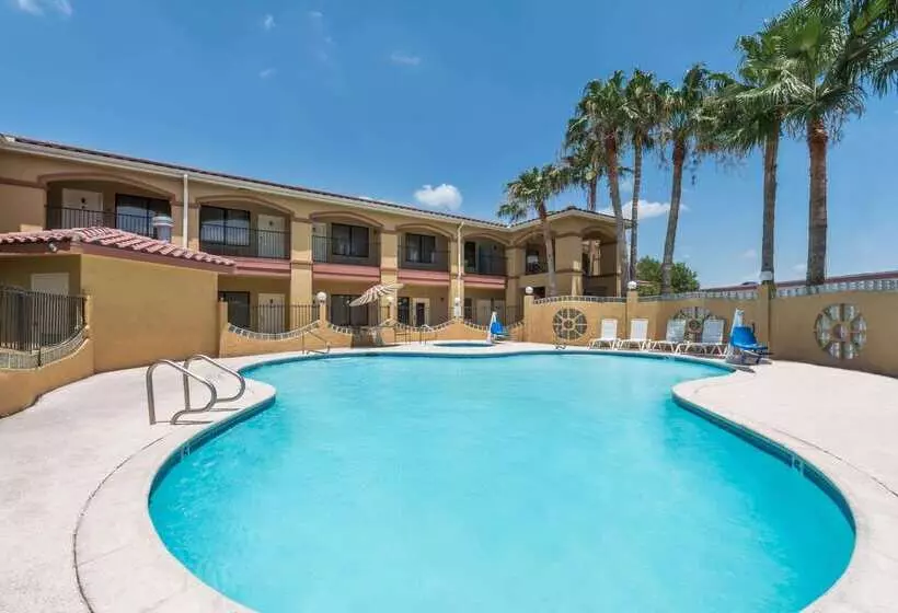 Otel Super 8 By Wyndham Weslaco