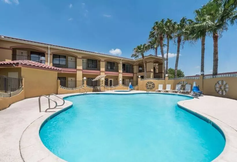 Otel Super 8 By Wyndham Weslaco