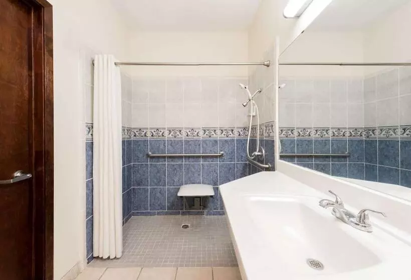 Otel Super 8 By Wyndham Weslaco