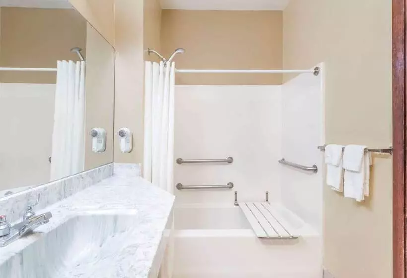 Otel Super 8 By Wyndham Weslaco