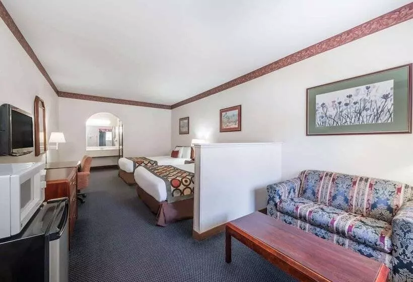 Otel Super 8 By Wyndham Weslaco