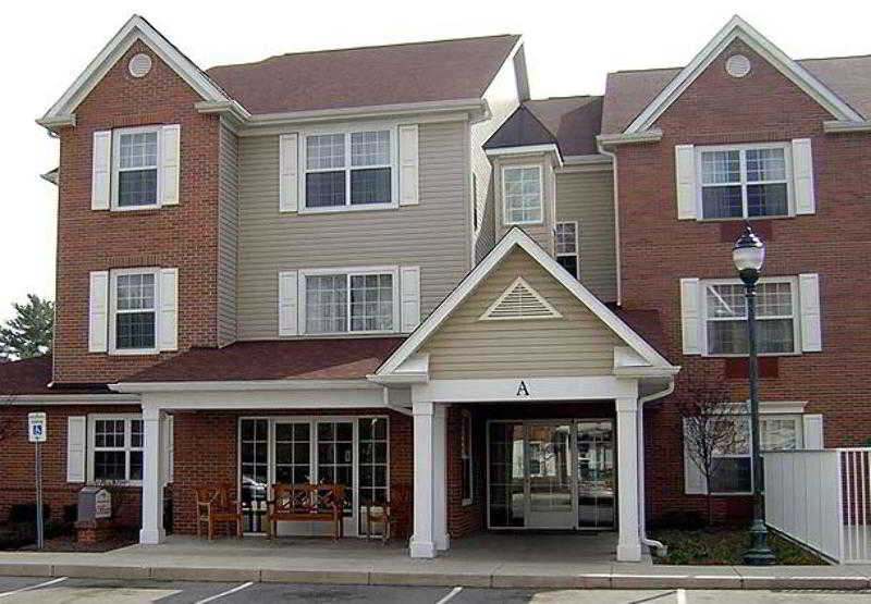 فندق Towneplace Suites By Marriott East Lansing