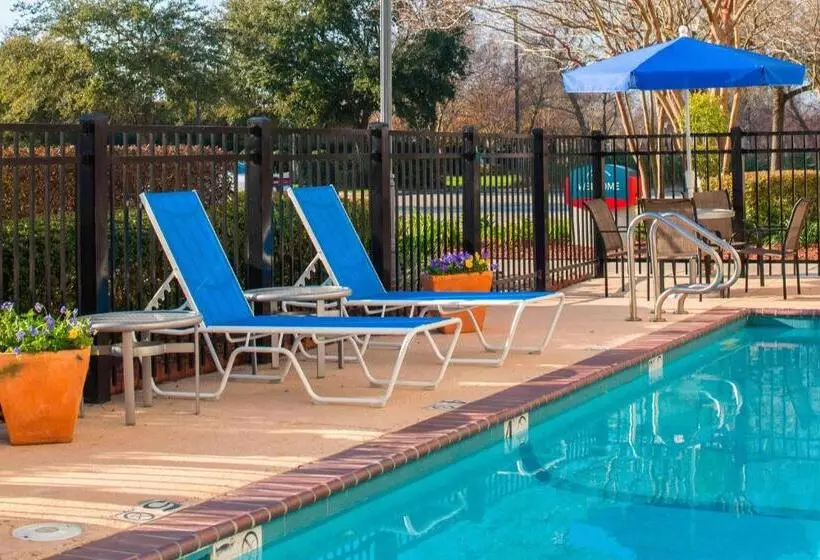 هتل Towneplace Suites New Orleans Metairie