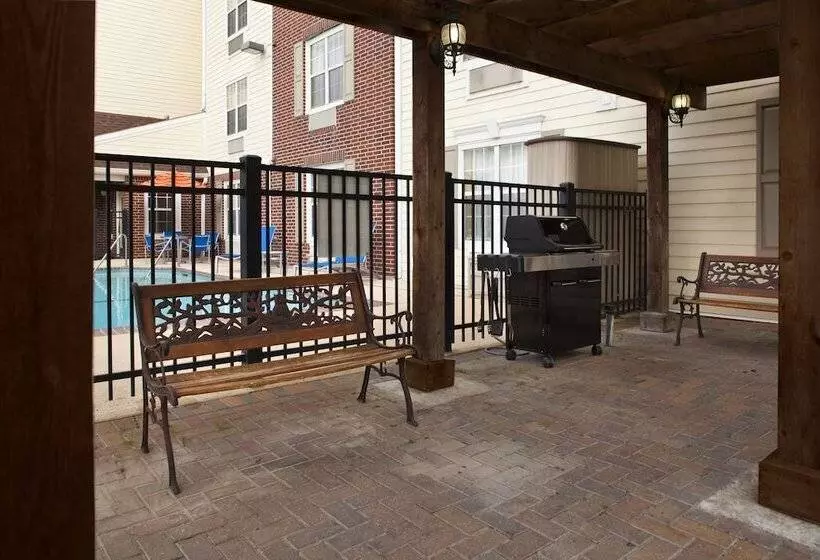 هتل Towneplace Suites New Orleans Metairie