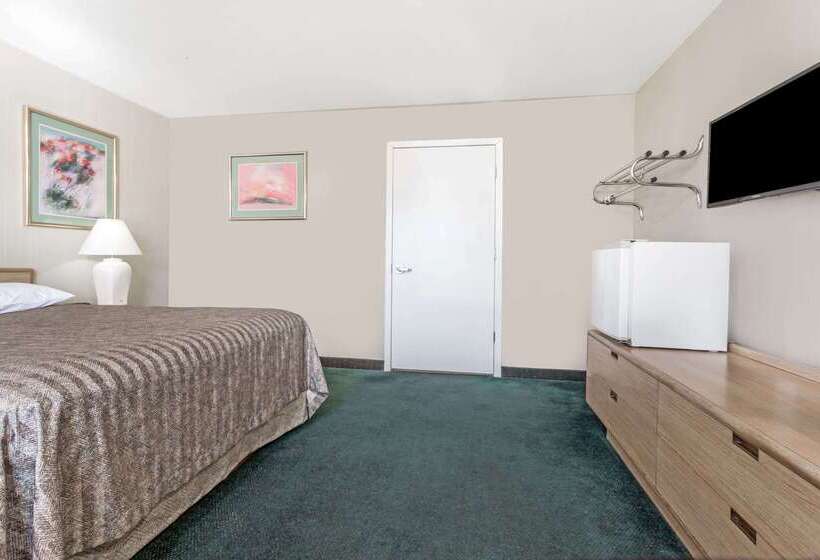 בית מלון כפרי Travelodge By Wyndham La Grande