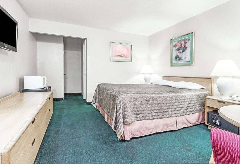 בית מלון כפרי Travelodge By Wyndham La Grande