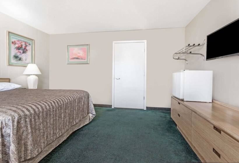 בית מלון כפרי Travelodge By Wyndham La Grande