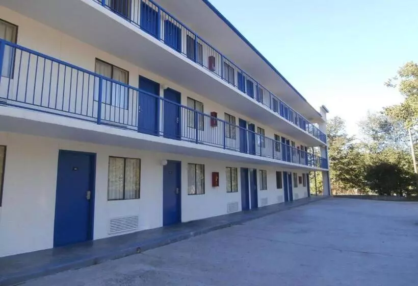 모텔 Americas Best Value Inn Tucker