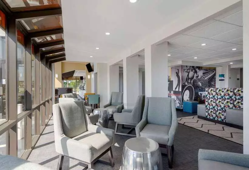 모텔 Clarion Pointe Mcdonough