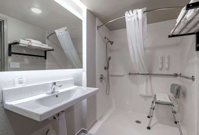 Мотель Clarion Pointe Mcdonough