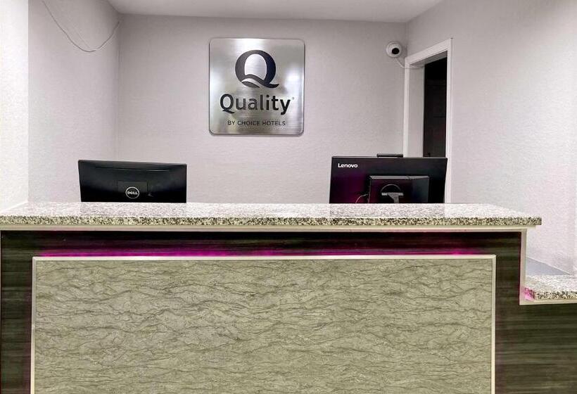 فندق على الطريق Quality Inn & Suites