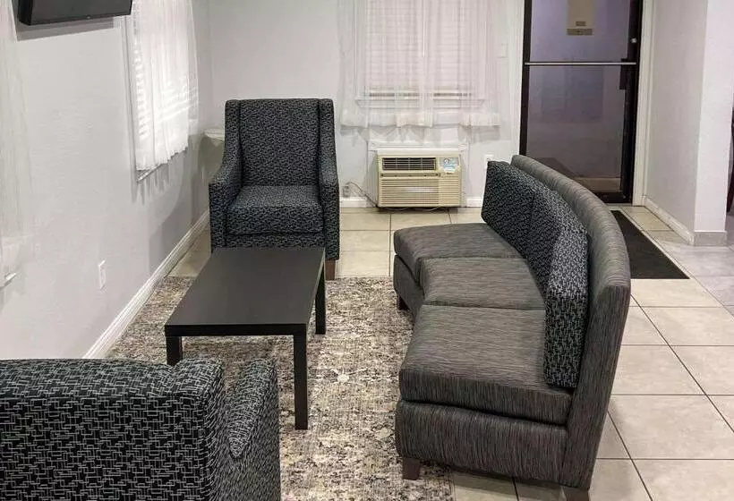 모텔 Quality Inn & Suites