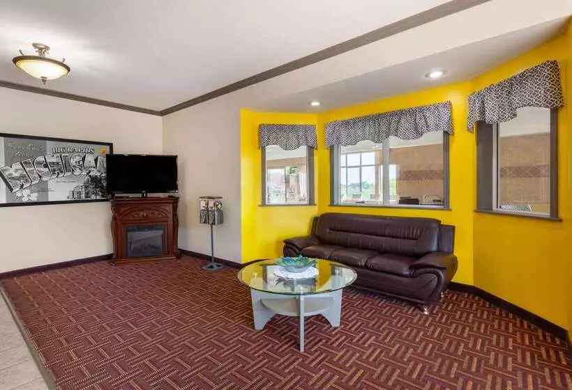 فندق على الطريق Super 8 By Wyndham Big Rapids