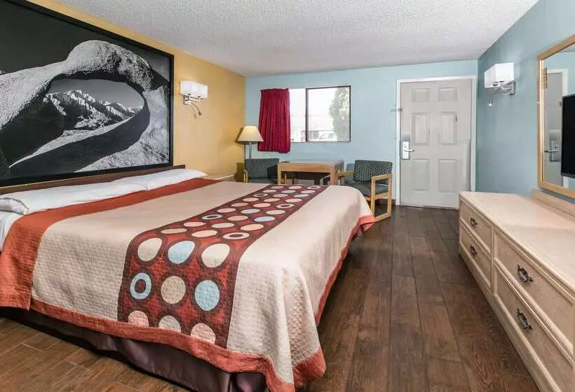 汽车旅馆  Super 8 By Wyndham Bishop