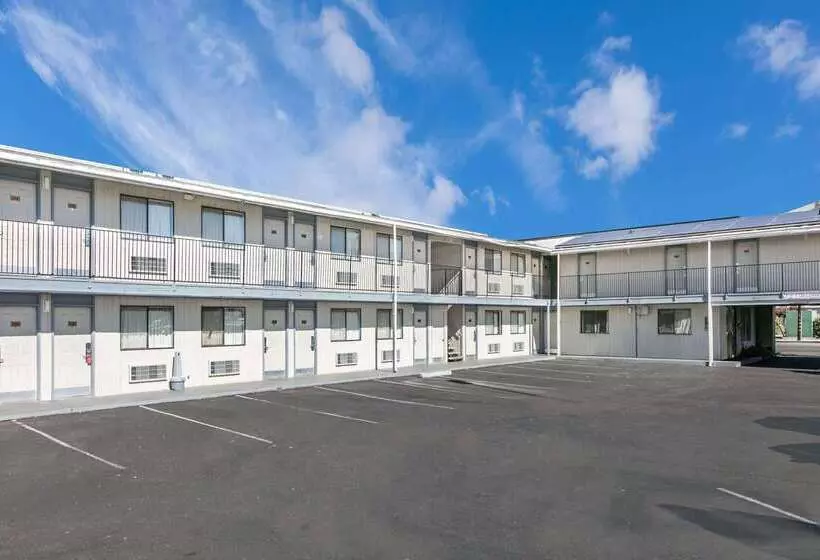 汽车旅馆  Super 8 By Wyndham Bishop