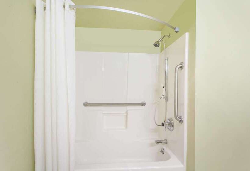 فندق على الطريق Super 8 By Wyndham Carthage