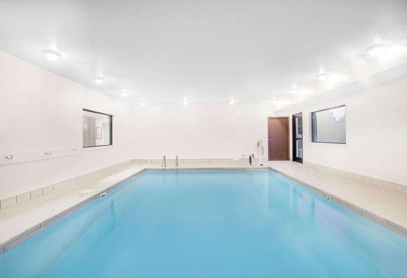 מוטל Super 8 By Wyndham Central City