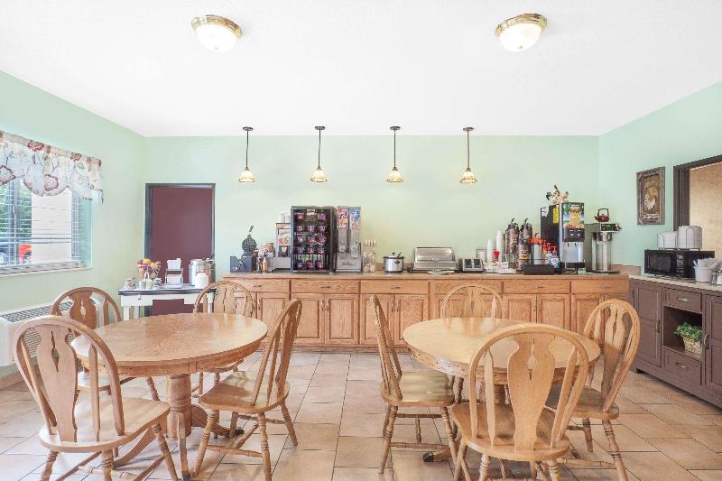 מוטל Super 8 By Wyndham Central City