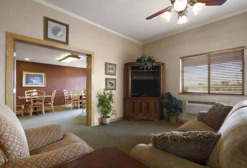 فندق على الطريق Super 8 By Wyndham Cuba