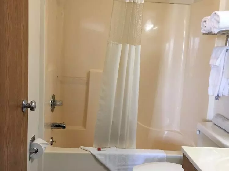 فندق على الطريق Super 8 By Wyndham Cuba