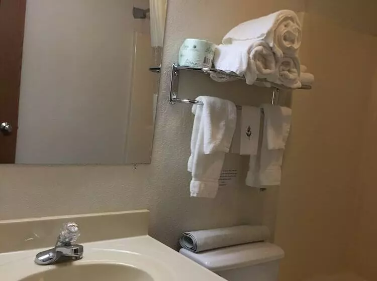 فندق على الطريق Super 8 By Wyndham Cuba