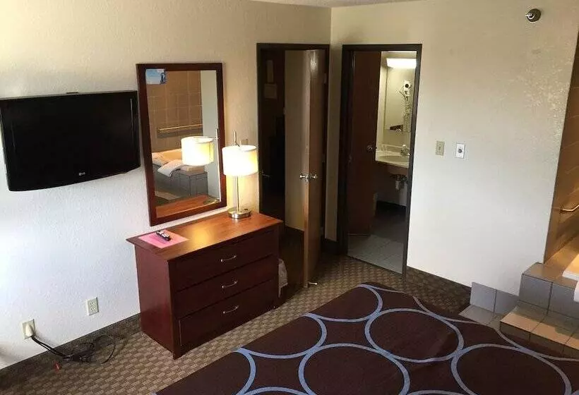 فندق على الطريق Super 8 By Wyndham Cuba