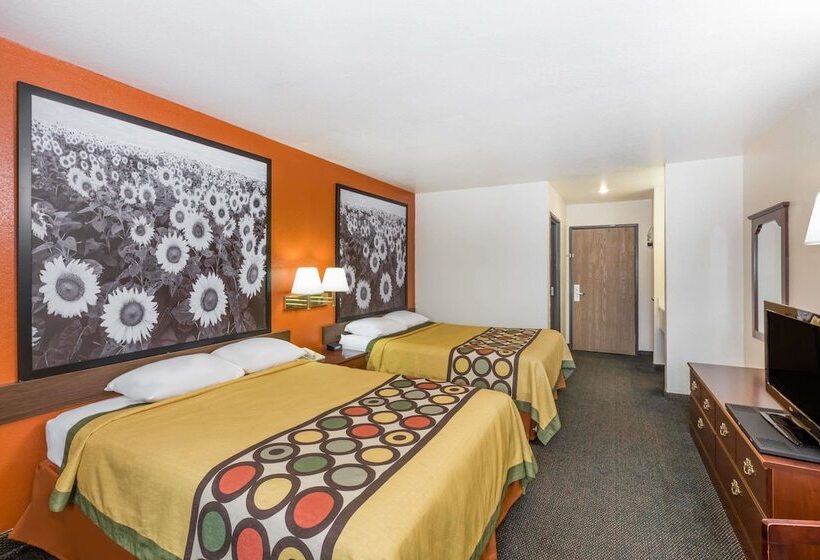 فندق على الطريق Super 8 By Wyndham Holton